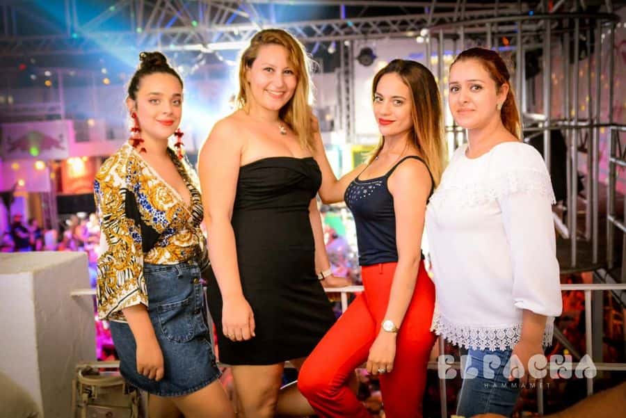 Older younger in dating men Tunis women Tunis Single