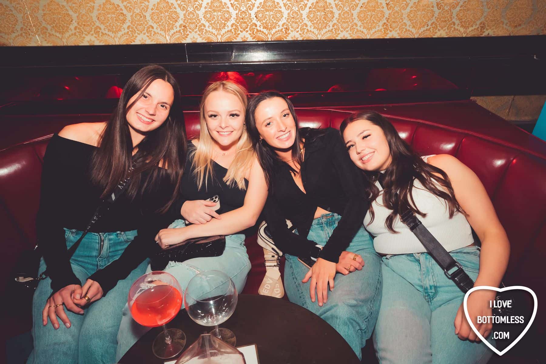 How to Date Girls in Melbourne Where to Find Love and Relationship