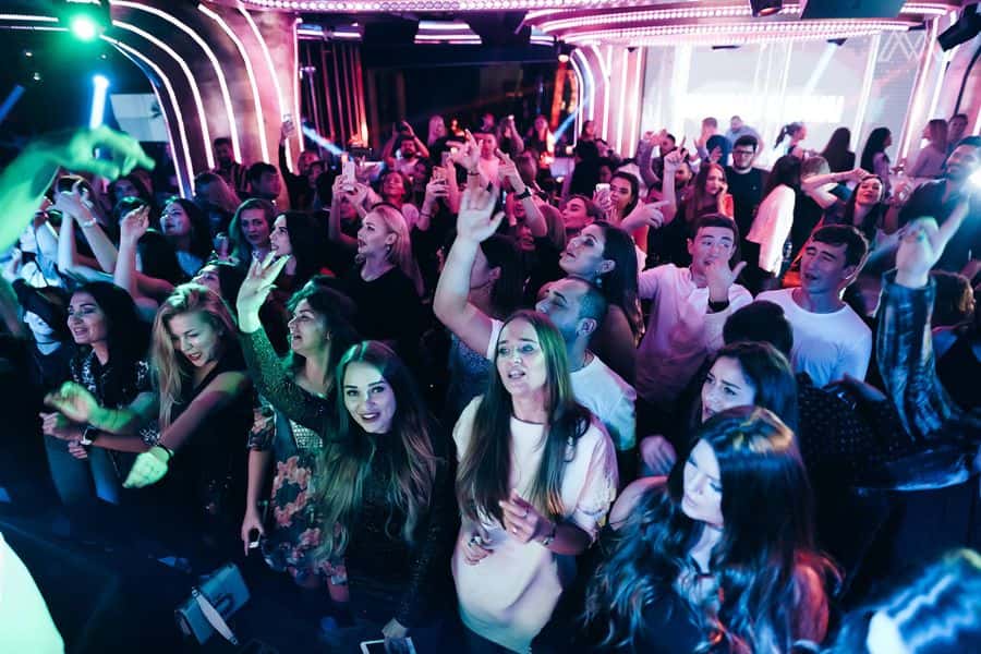 How To Meet Single Ladies In Dubai - What It S Like To Be An Older Woman On Dating Apps Like Tinder Bumble / Thank you for checking our dubai women web site committed to dubai ladies who're in search of a fiancee.