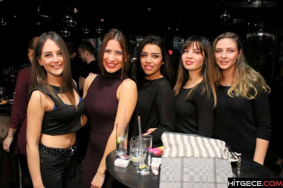 Best Places To Meet Girls In Istanbul & Dating Guide